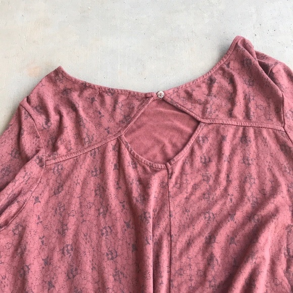 Anamá Keyhole Bell Sleeve Top Rust Snakeskin - Picture 8 of 8